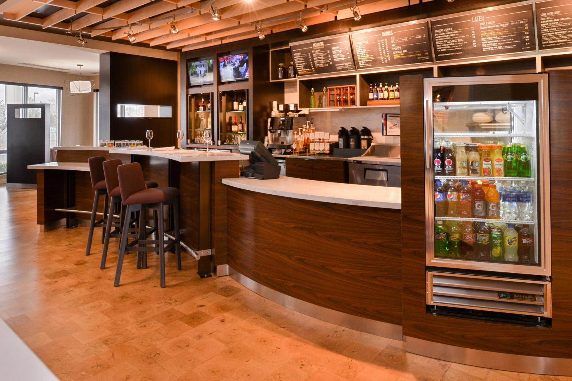 Courtyard By Marriott Toledo North Hotel Exterior foto