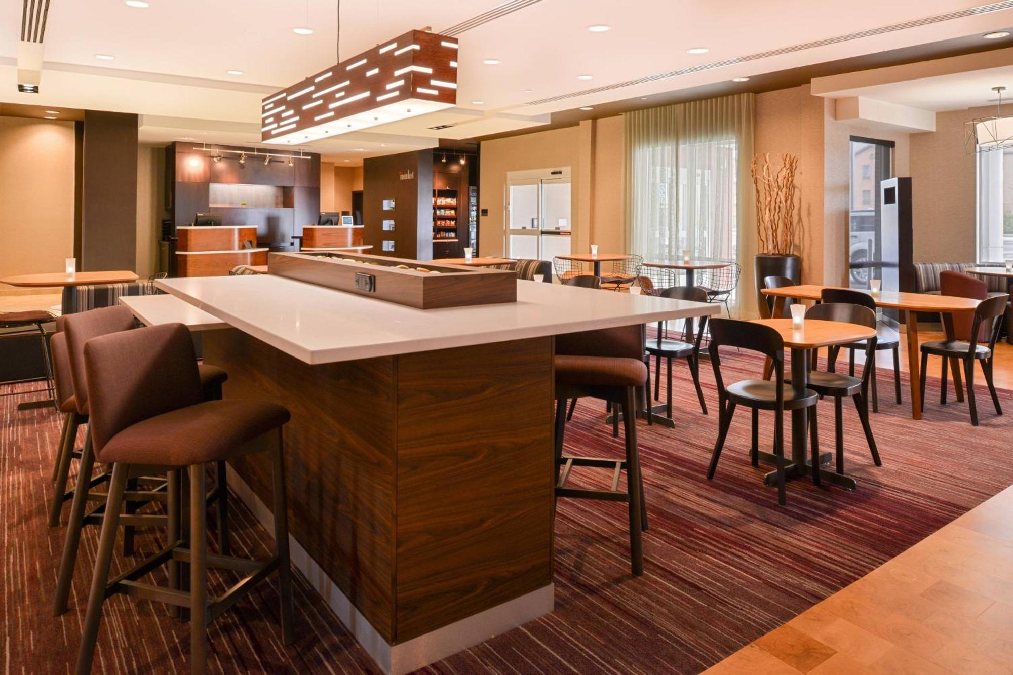 Courtyard By Marriott Toledo North Hotel Exterior foto