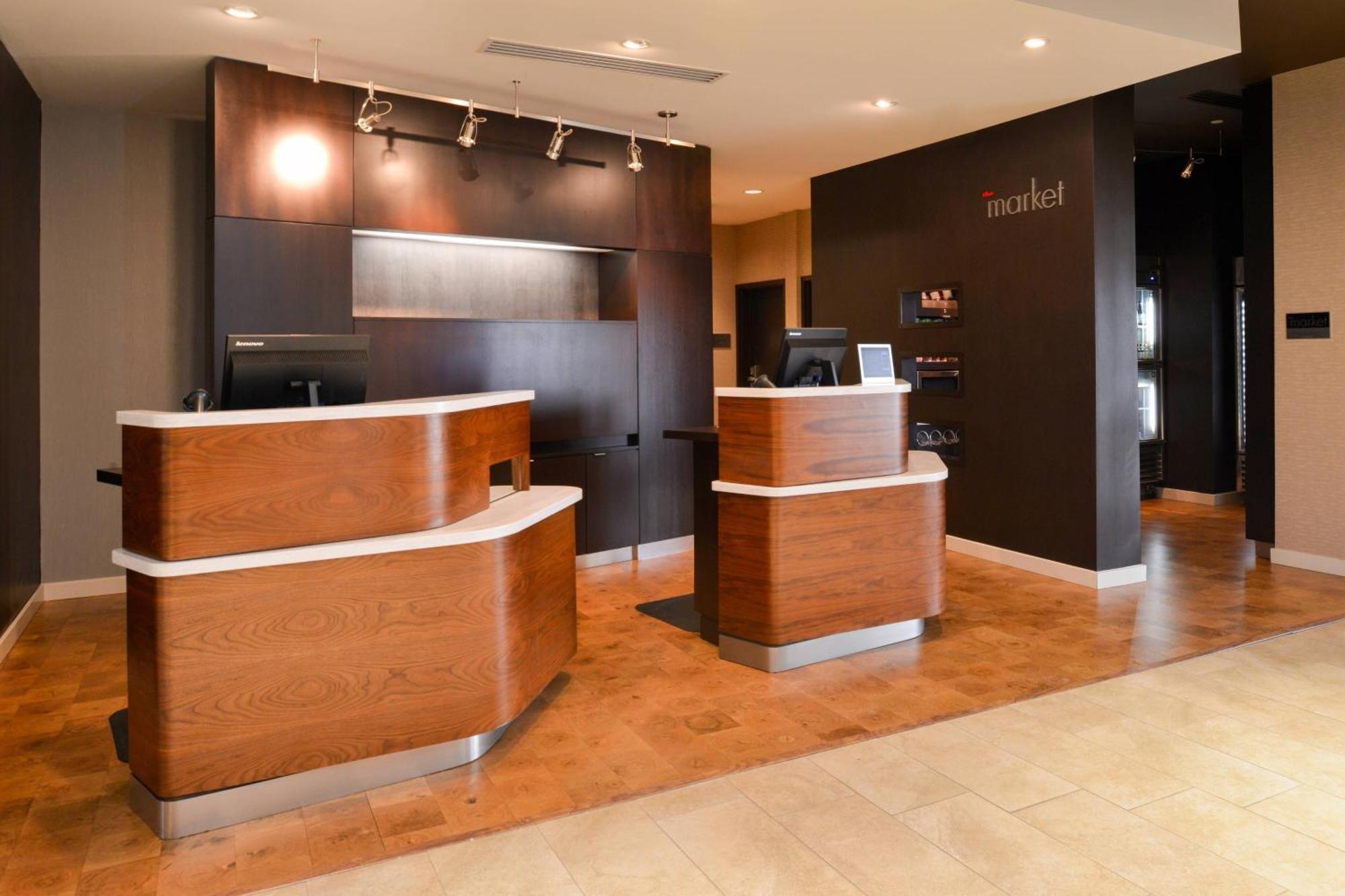 Courtyard By Marriott Toledo North Hotel Exterior foto
